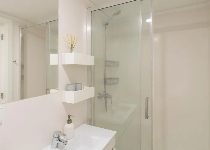 Center Duplex W Patio By Lovelystay Porto