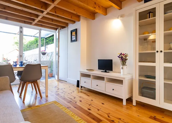 Center Duplex W Patio By Lovelystay Porto