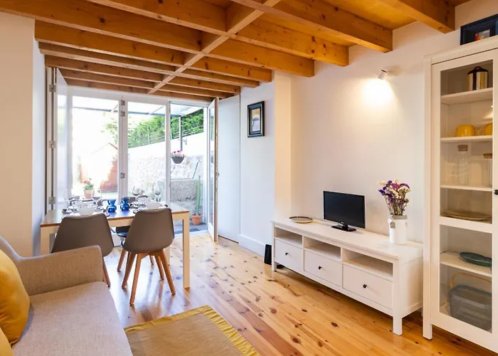 Center Duplex W Patio By Lovelystay *