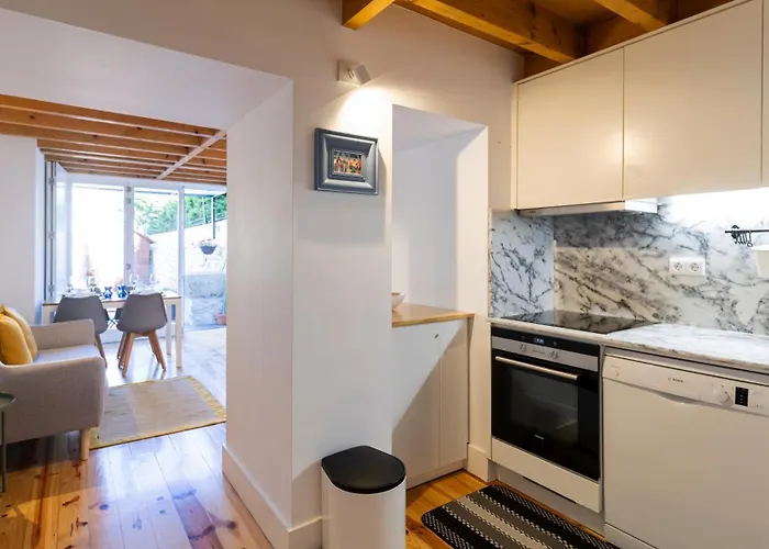 Center Duplex W Patio By Lovelystay