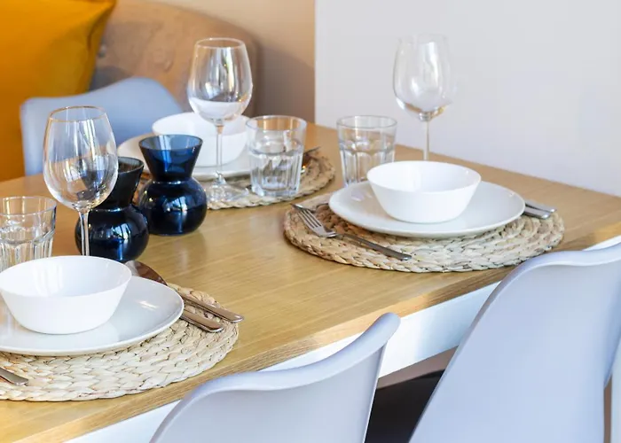 Center Duplex W Patio By Lovelystay