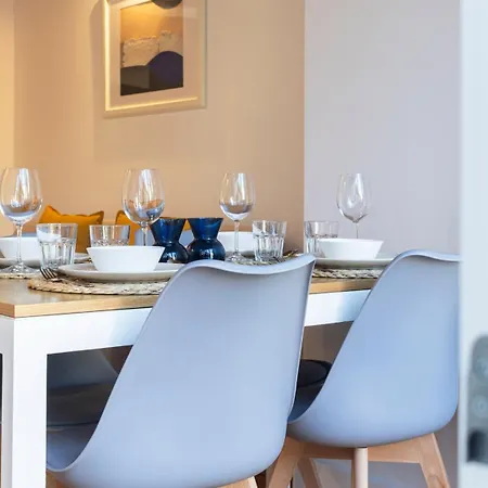 Apartment Center Duplex W Patio By Lovelystay