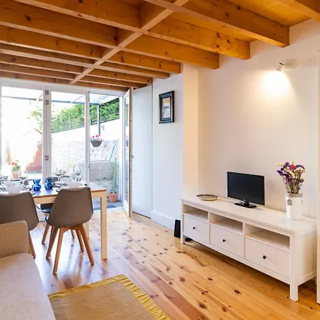 Center Duplex W Patio By Lovelystay *