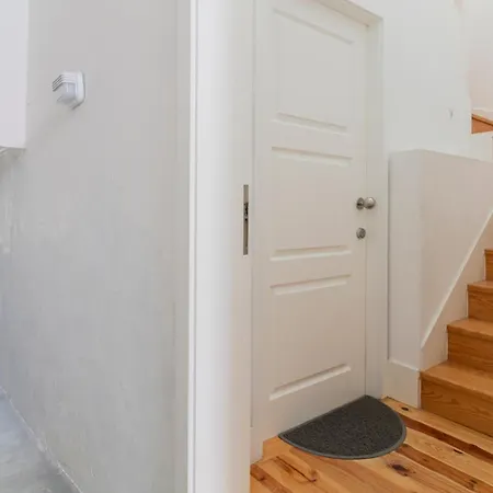 Apartment Center Duplex W Patio By Lovelystay