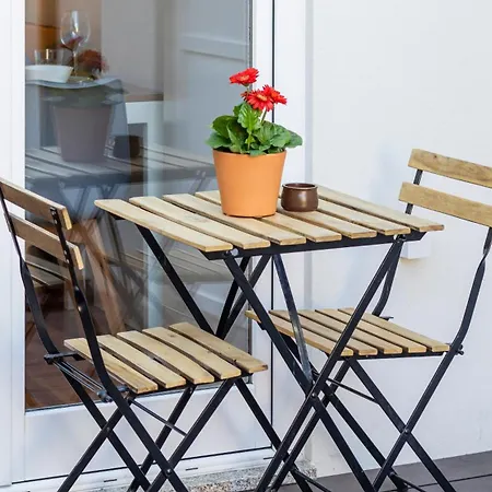 Center Duplex W Patio By Lovelystay Porto