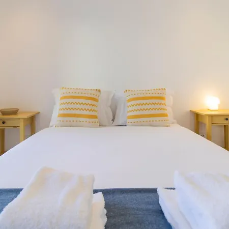 Center Duplex W Patio By Lovelystay Porto