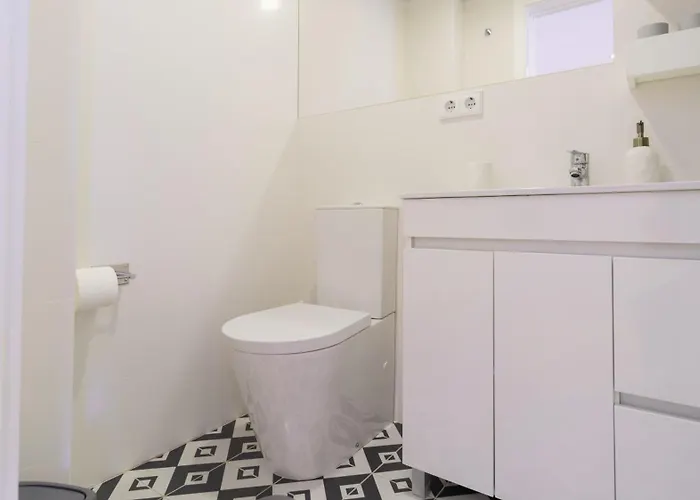 Center Duplex W Patio By Lovelystay * Porto